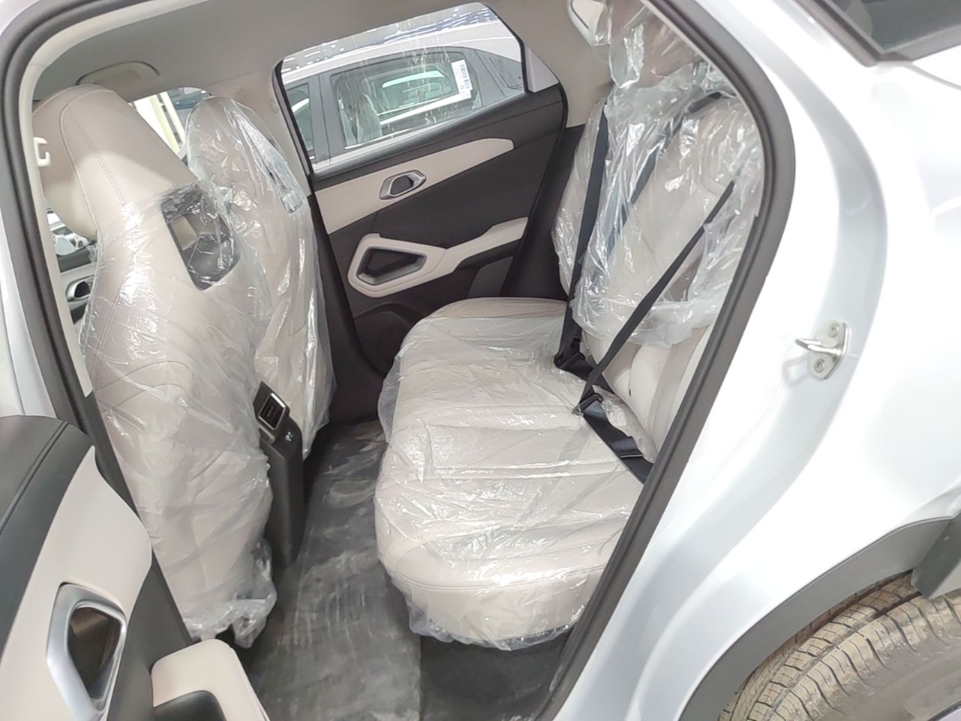 BYD Yuan UP 2025 Model 301KM Leading Version — снимка 20