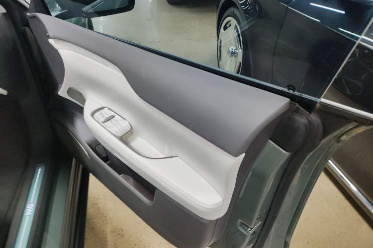 Used Nio ET7 2022 75 kWh Interior 2