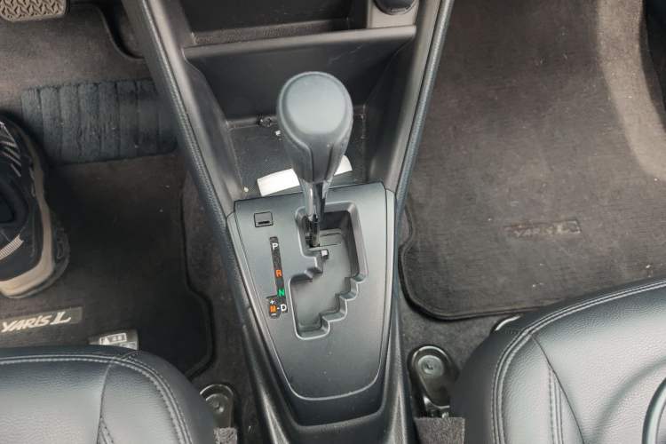 Used Toyota YARiS L Zhi Xuan 2022 1.5L CVT Leading PLUS Edition Gear Lever
