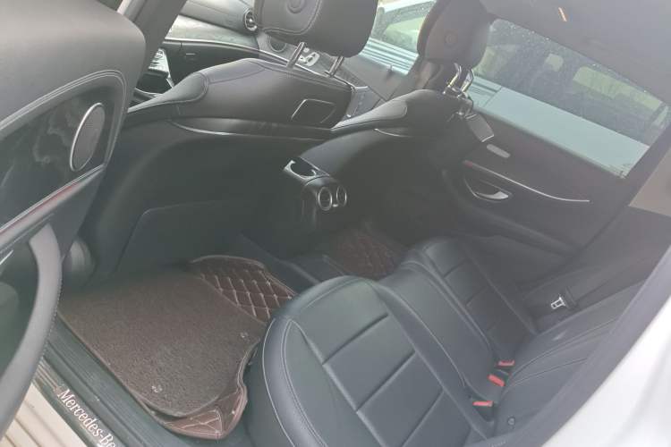 Used Mercedes-Benz E-Class 2016 E 300 L Sporty and Stylish Model
