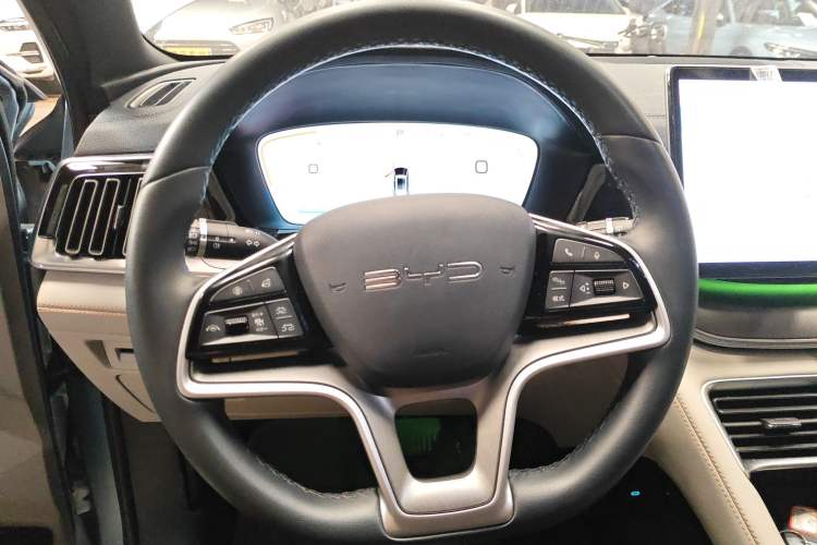 Used BYD Song PLUS New Energy 2024 HONOR Edition DM-i 110km Flagship PLUS
