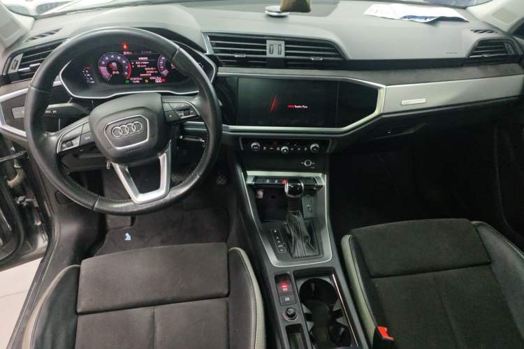 Used Audi Q3 2019 35 TFSI Advanced Dynamic Edition
