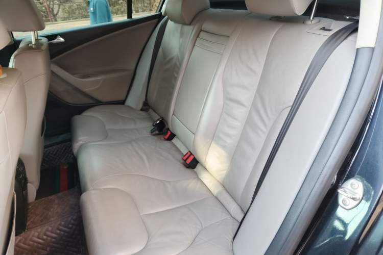 Used Volkswagen Magotan 2009 2.0 TSI DSG Luxury Version Left Rear Seat