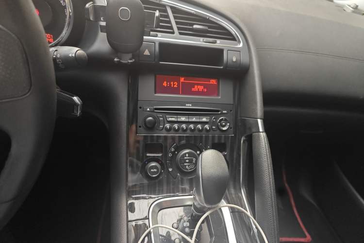 Used Peugeot 3008 2013 2.0L Automatic Trend Edition Audio And AC Panel