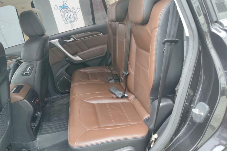 Used Haval H9 2017 2.0T Gasoline 4x4 Prestige Model 7 Seats
