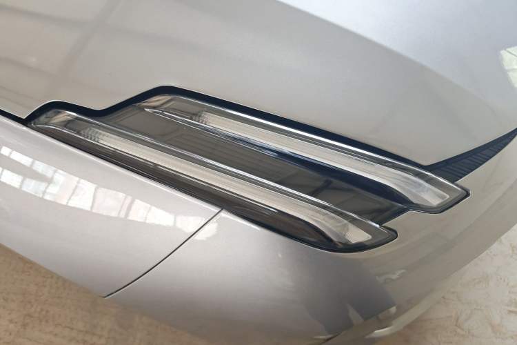 Used Lynk & Co 03 2026 Model 1.5TD DCT Halo Right Front Headlight