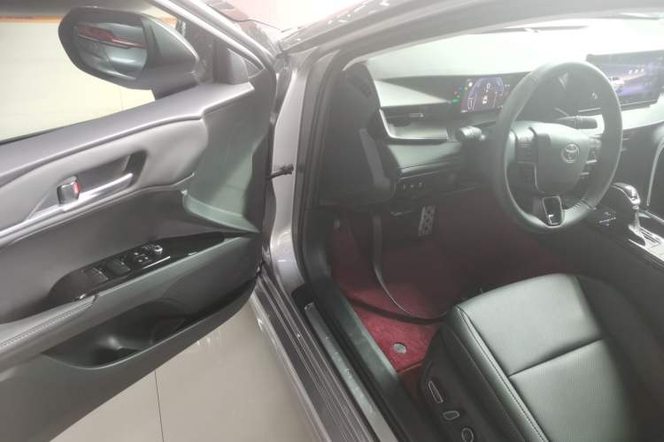 Used Toyota Camry 2026 Model Dual-Engine 2.0HSE Sport Lite Edition Driver Seat