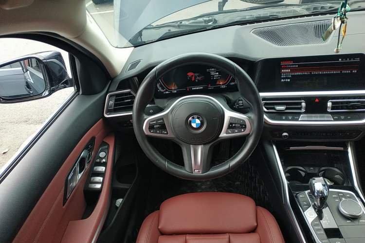 Used BMW 3 Series 2021 Second Facelift 320Li M Sport Package
