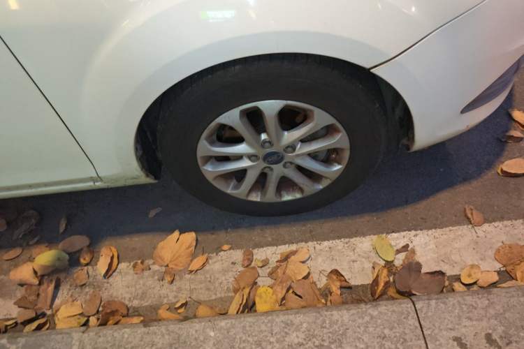 Used Ford Focus 2013 Hatchback Classic 1.8L Automatic Base Model
