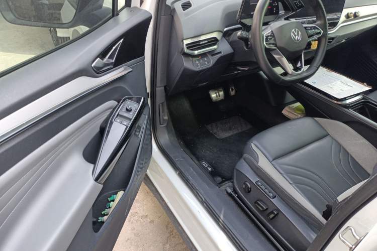 Used Volkswagen ID.4 CROZZ 2021 Long-Range Lite PRO Two-Wheel Drive Version
