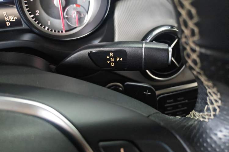 Used Mercedes-Benz GLA 2016 GLA 200 Fashion Model Gear Lever