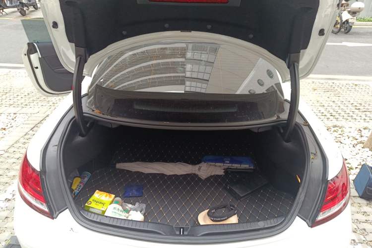 Used Mercedes-Benz C-Class 2020 C 260 Coupe Trunk