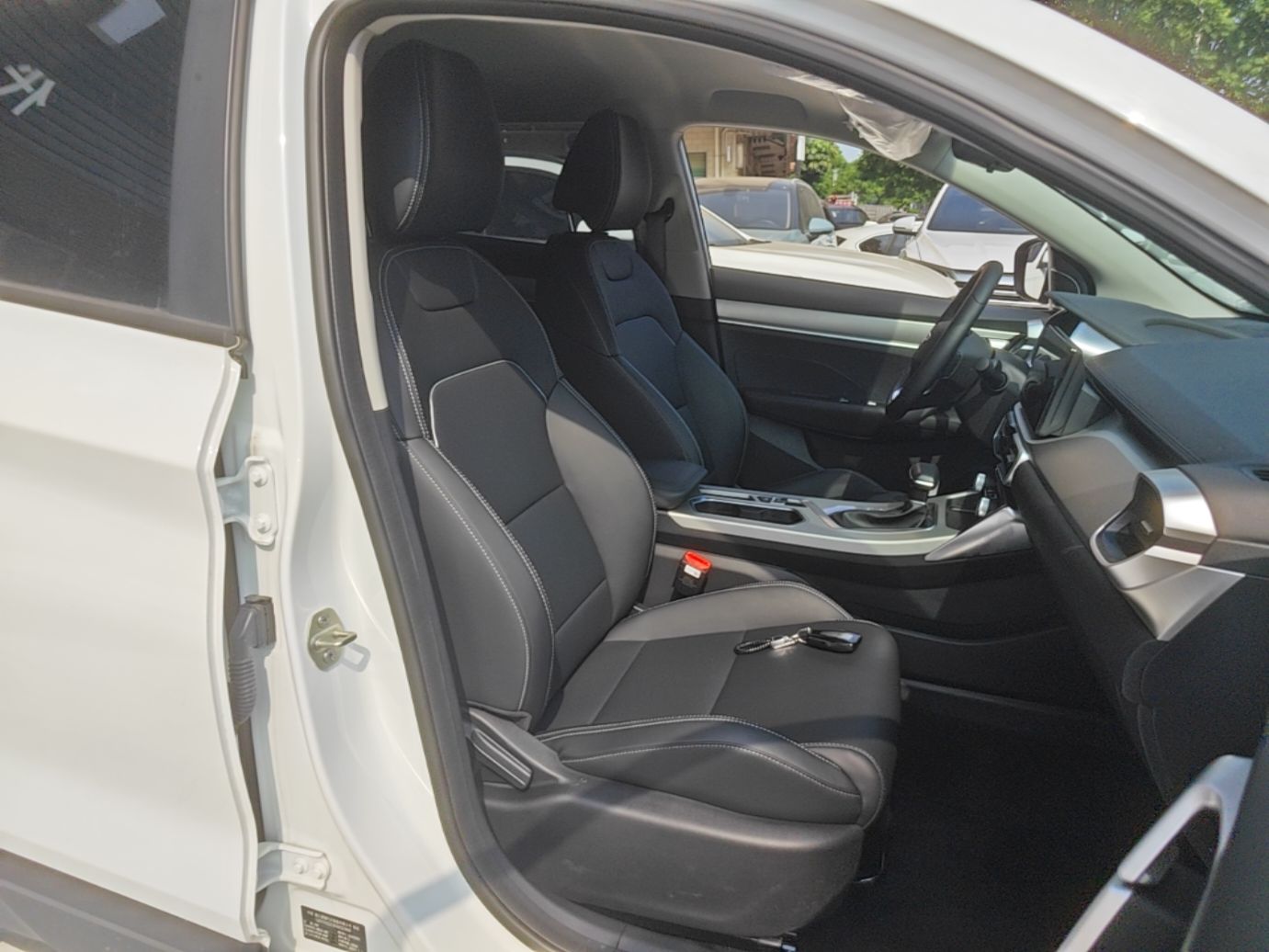 Geely Auto Coolray 2025 1.5L CVT Super Edition — снимка 19