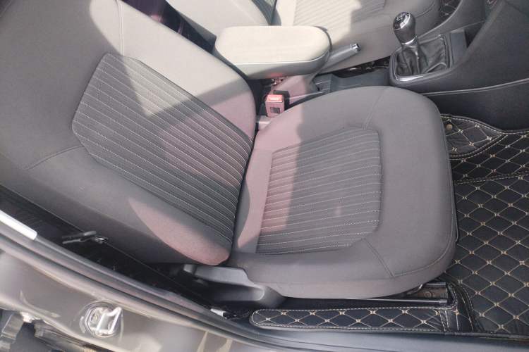 Used Volkswagen Jetta 2015 Zhuihui Edition 1.6L Manual Comfort Model Right Front Seat