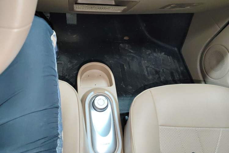 Used Wuling Hongguang MINIEV 2025 Four-Door Version Advanced Edition Gear Lever