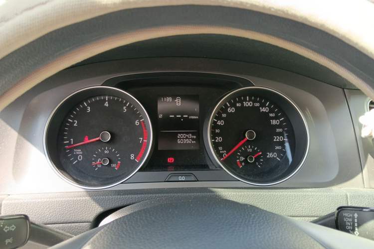 Used Volkswagen Golf 2016 1.6L Manual Fashion Edition
