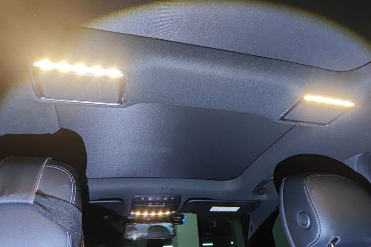 Used Mercedes-Benz GLC 2019 GLC 300 L 4MATIC Dynamic Model Headliner