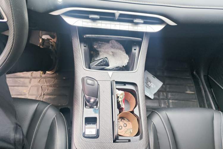 Used Venucia V 2021 260T Idol Edition Gear Lever