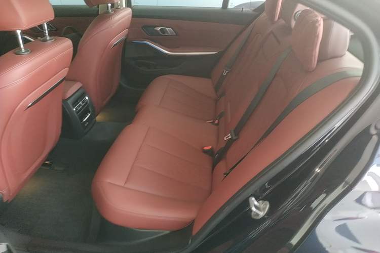 Used BMW i3 2025 eDrive 40 L Midnight Edition
