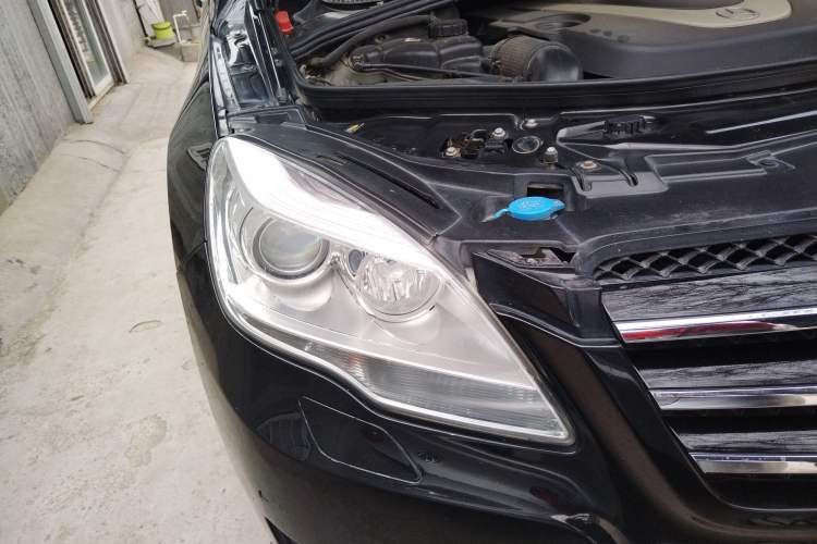 Used Mercedes-Benz R-Class 2011 R 300 L Business Model