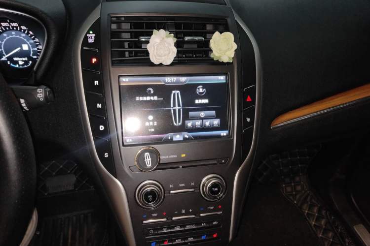 Used Lincoln MKC 2014 2.0T Two-Wheel-Drive Luxury Edition
