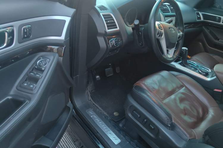 Used Ford Explorer 2013 3.5L Deluxe Model Driver Seat