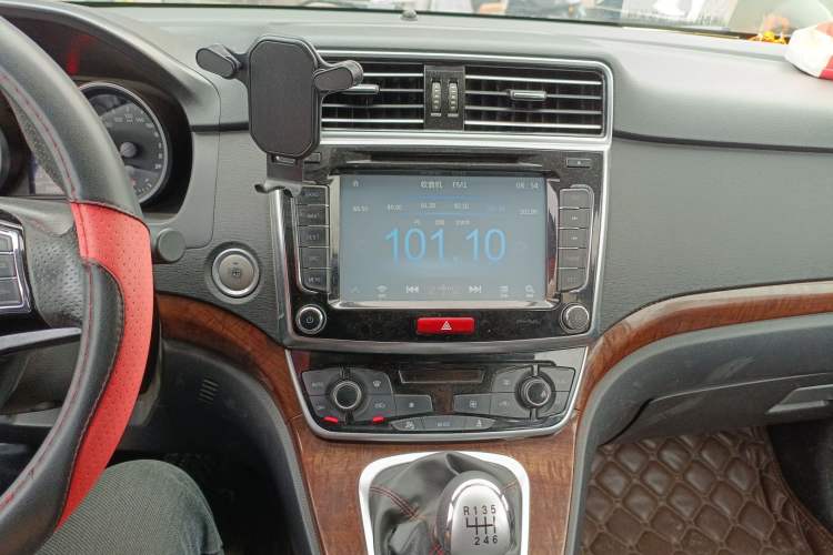 Used Haval H6 2015 Revised Version Sport Edition 1.5T Manual Transmission Two-Wheel Drive Elite Grade