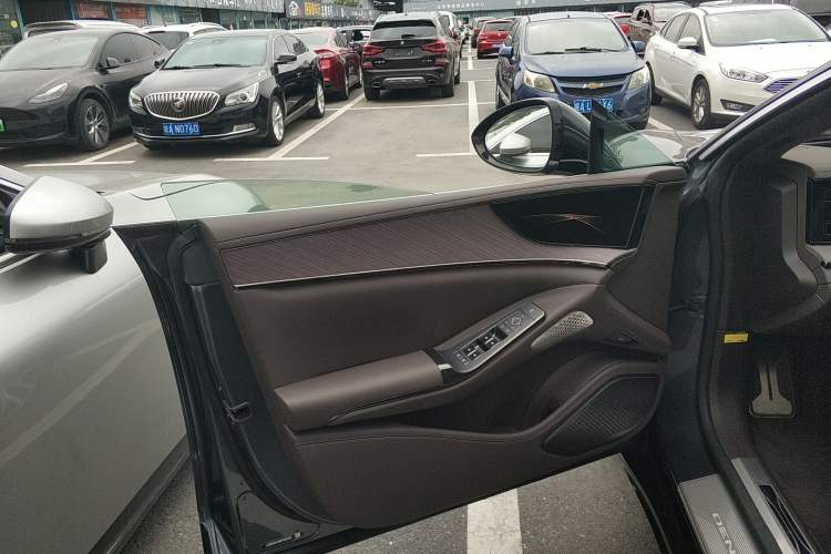 Used Denza Z9 2024 1100 km Four-Wheel Drive Max Version