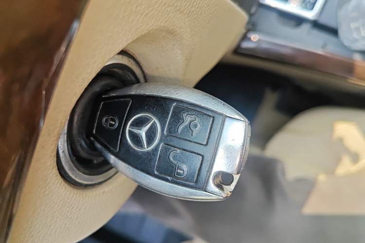 Used Mercedes-Benz E-Class 2013 E 260 L CGI Elegant Model