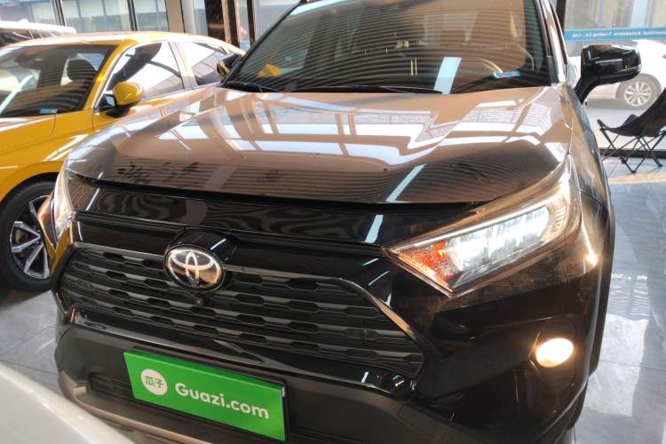 Used Toyota RAV4 2022 2.0L CVT 4x4 Style Plus Edition
