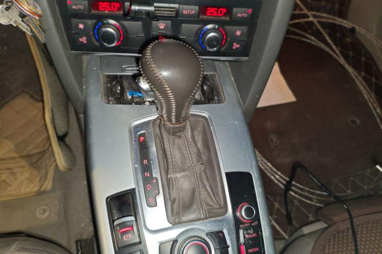 Used Audi A6L 2009 2.0 TFSI automatic standard version