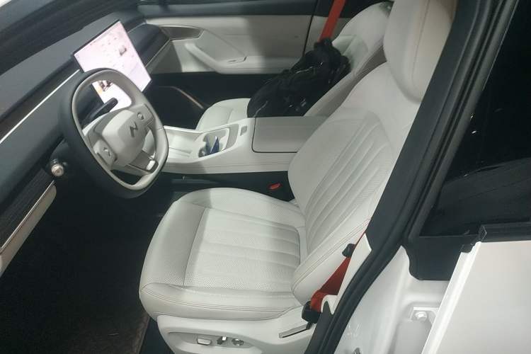 Used ONVO L60 2024 60 kWh Rear-Drive Version
