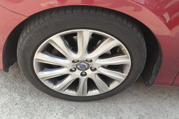 Used Volvo V40 2015 1.6T Zhiyi Edition
