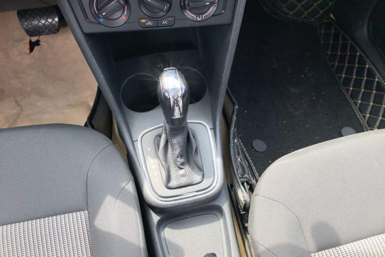 Used Volkswagen Polo 2016 1.4L Automatic Trendy Model Gear Lever