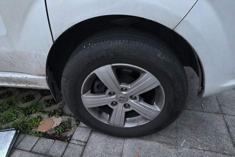 Used Jinbei Gold Hiace 2021 1.6L Box Van Travel Lion 2-Seater Right Front Wheel Hub