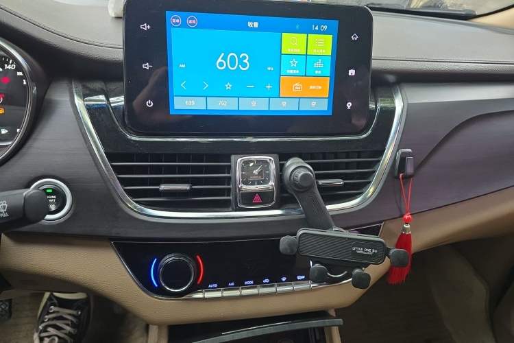 Used Baojun 730 2017 1.5T Manual Zhishang Model 7 Seats China V Emission Standard Audio And AC Panel