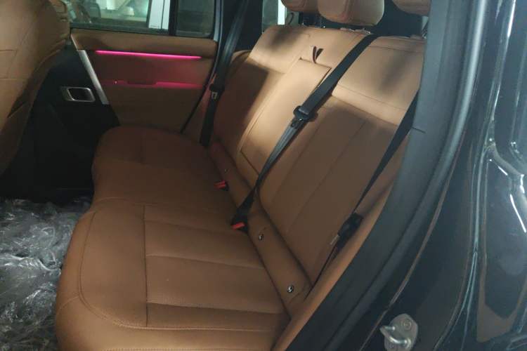 Used iCAR V27 2026 Model 200KM Four-Wheel Drive Falcon 500