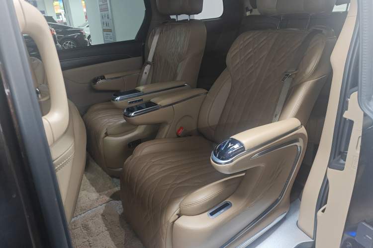 Used Buick GL8 2021 ES Land Cruiser 653T Luxury Edition