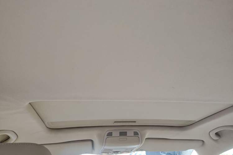 Used Volkswagen Magotan 2012 Revised 1.8TSI Luxury Version Headliner