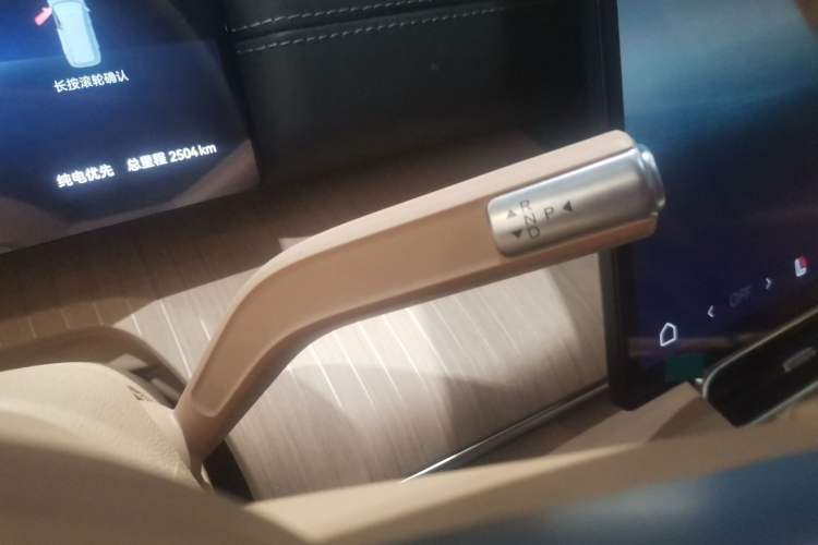 Used Chery T11 2026 Model 220 Rear-Drive Dual IMAX Theater Edition