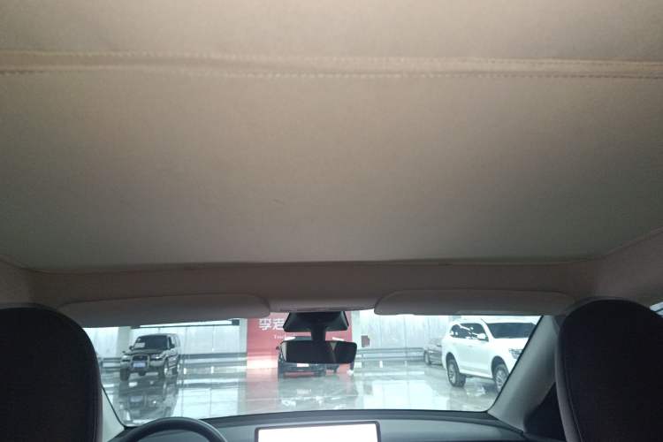 Used Tesla Model Y 2023 Rear-Wheel-Drive Version
