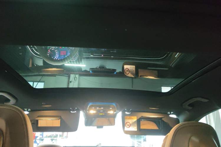 Used Mercedes-Benz E-Class New Energy 2024 E 350 e L Plug-in Hybrid Sedan
