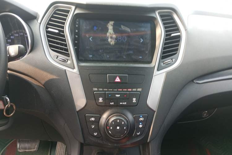 Used Hyundai Santa Fe 2013 2.4L Automatic 2WD Comfort Edition