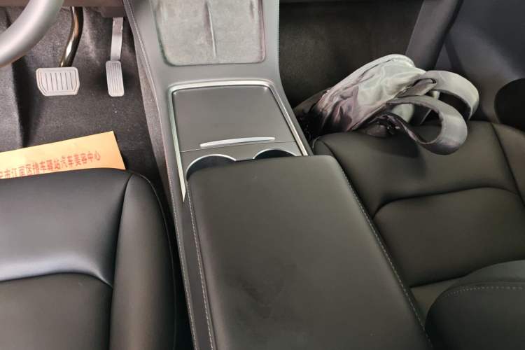 Used Tesla Model Y 2024 Rear-Wheel-Drive Version