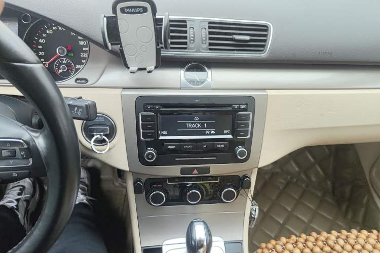 Used Volkswagen Magotan 2012 Revised Version 1.8TSI Leading Edition Audio And AC Panel