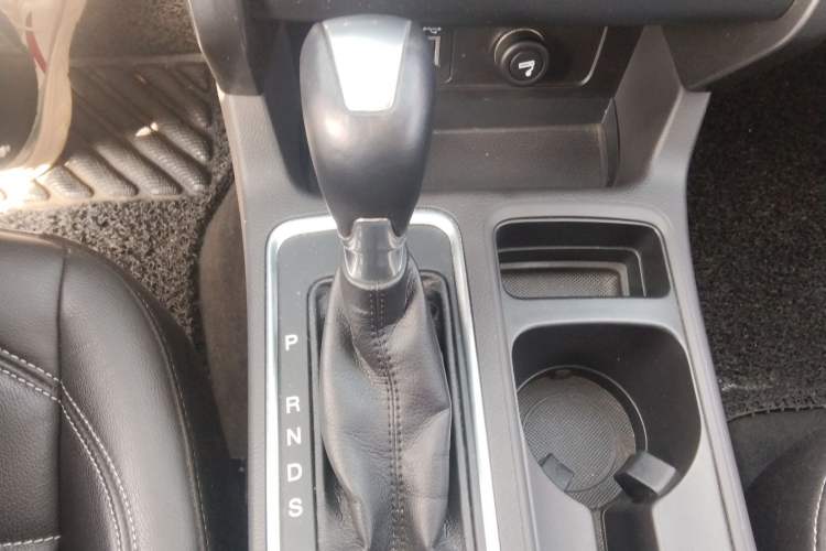 Used Ford Kuga 2017 EcoBoost 180 Two-Wheel-Drive Tiger Leap Model Gear Lever