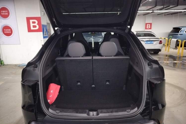 Used Tesla Model Y L 2025 Model Long-Range All-Wheel-Drive Version