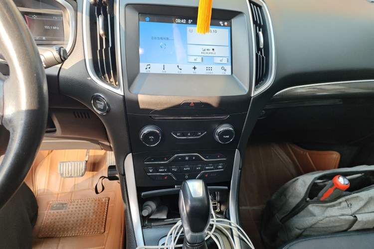 Used Ford Edge 2016 EcoBoost 245 Four-Wheel Drive Titanium Edition 7-Seater
