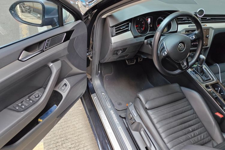 Used Volkswagen Variant 2018 380TSI Two-Wheel Drive Comfort Edition