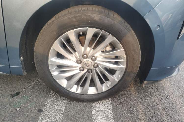 Used Buick Century 2023 2.0T Seven-Seater Yinshi Edition Right Front Wheel Hub